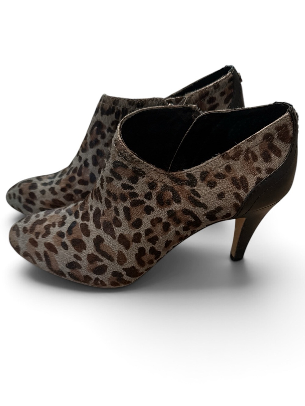 Vince Camuto Leopard Print Calf Hair Booties – Women’s Size 7